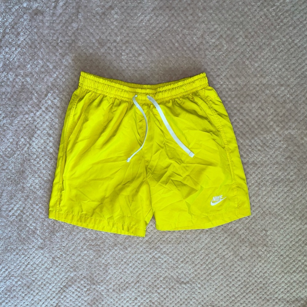 Men’s Nike Sportswear woven lined flow shorts